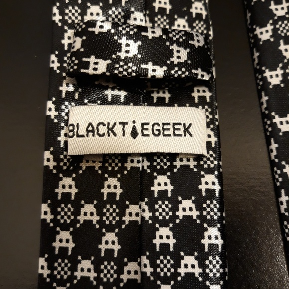Thin Black Tie Geek Space Invaders Tie - Picture 4 of 5